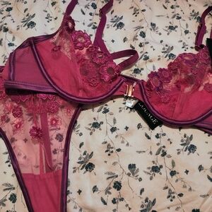 Elegant Floral Lace Lingerie Set in Deep Pink